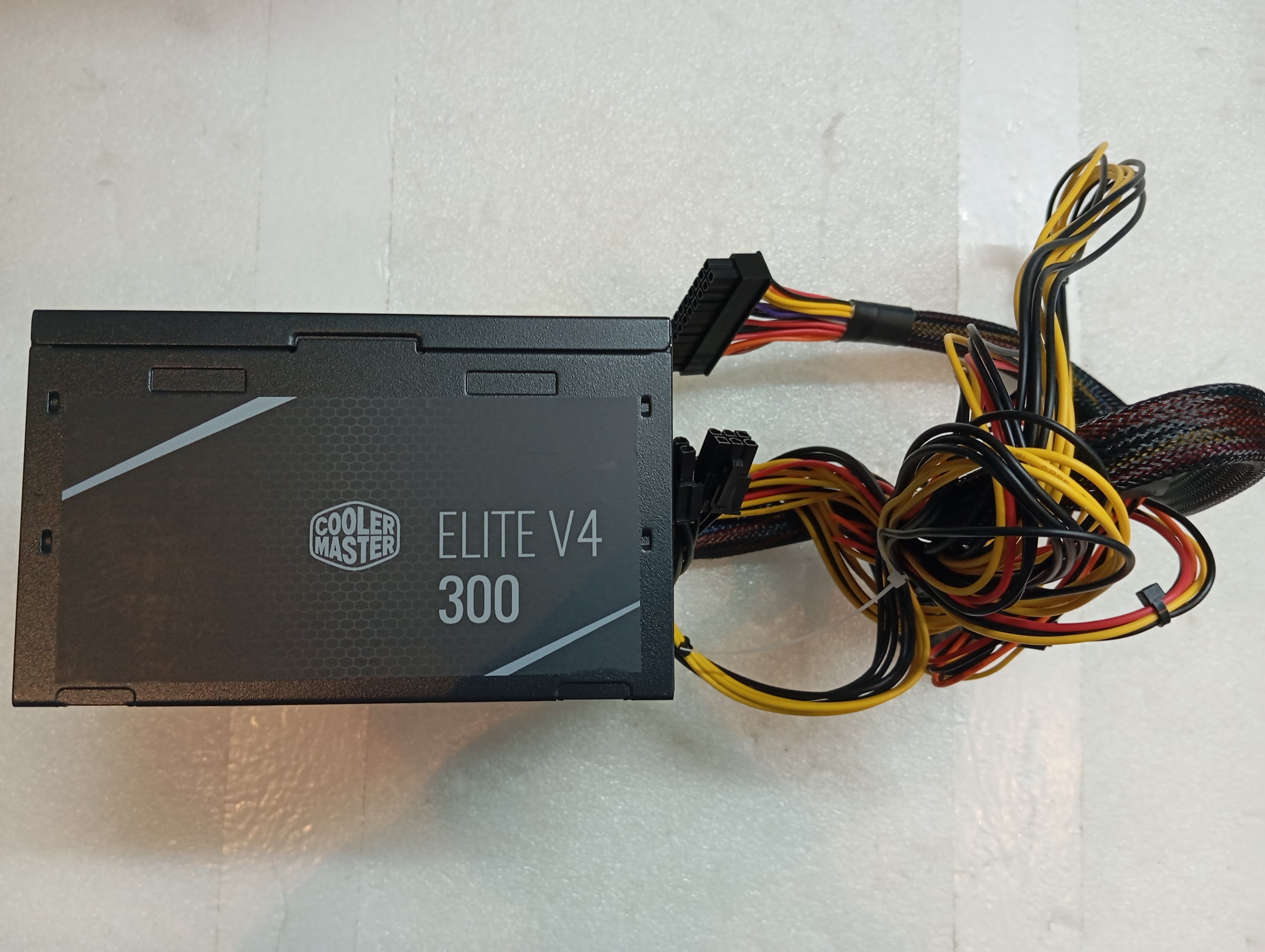 Refurbished Cooler Master Elite V4 230V 300W Refurbished Cooler Master Elite V4 230V 300W